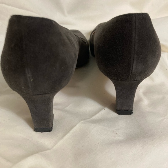 MANOLO BLAHNIK Suede Pumps 37.5 Dark Taupe EUC - Picture 8 of 12